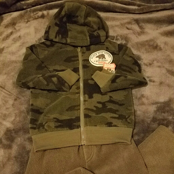2 piece camo fleece outfit - Picture 2 of 3